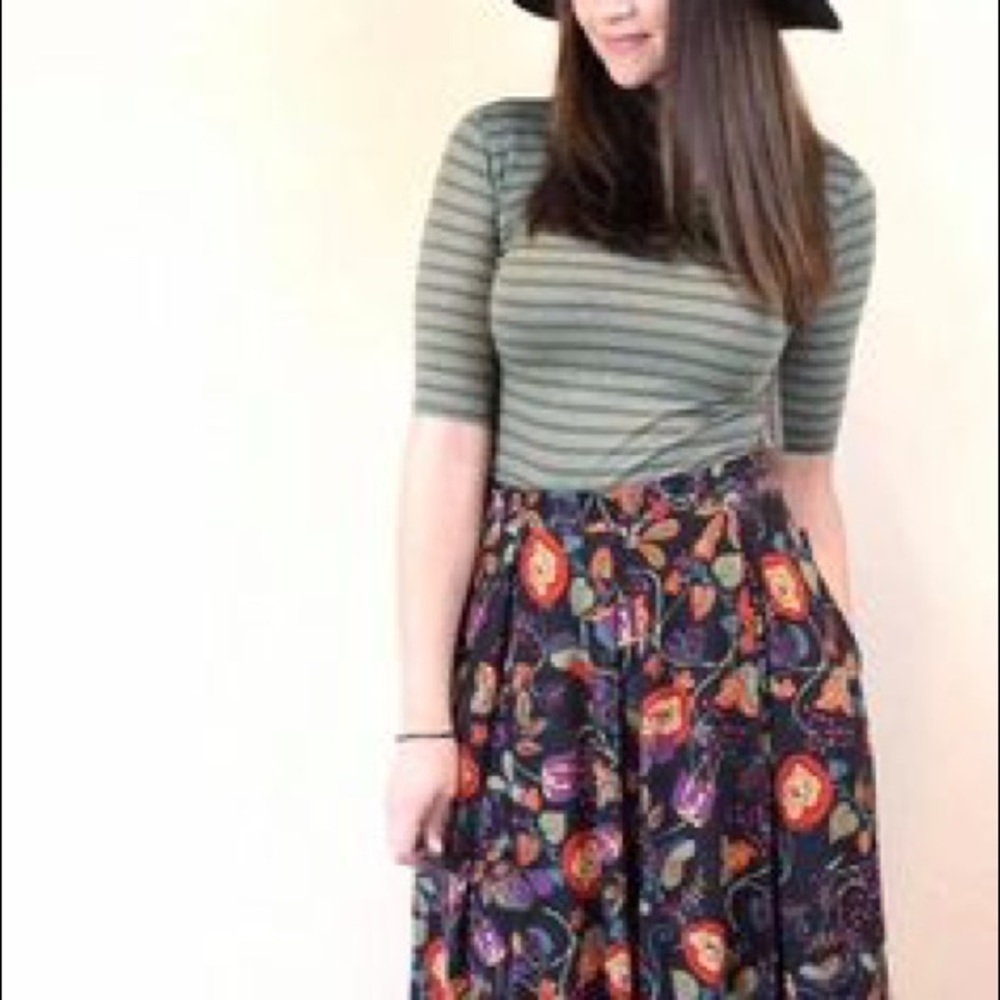 LuLaRoe Madison Skirt - Picture 9 of 9